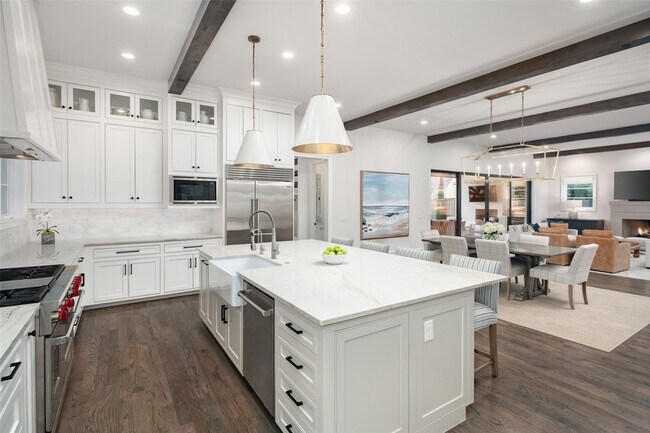 Building Photo - 3537 Villanova St