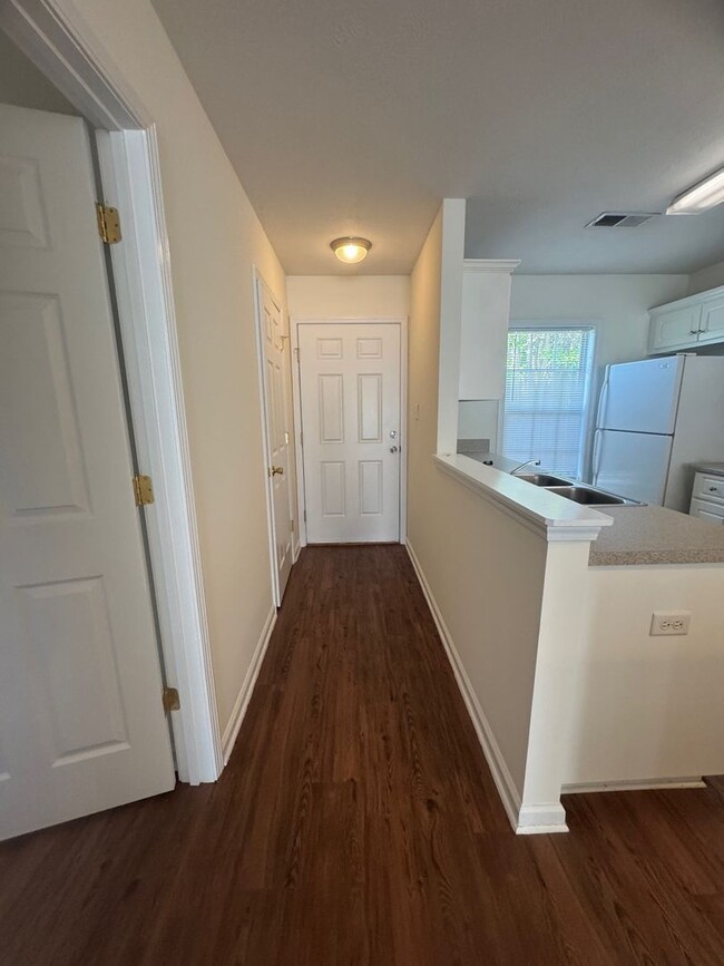 Building Photo - 104 Ansley Ct