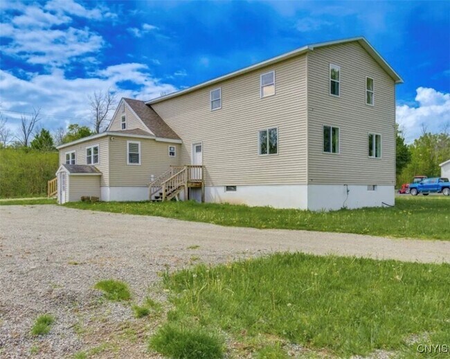 Primary Photo - 276 Lakeshore Rd