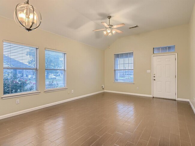 Building Photo - 2858 Southampton Way