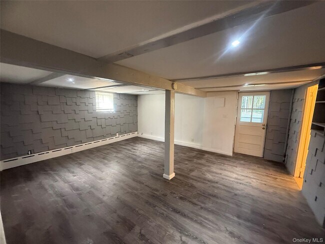 Building Photo - 55 Hickory Rd