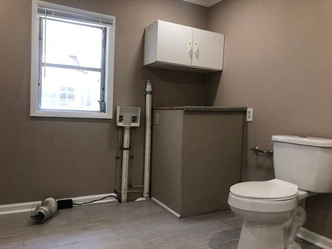 Building Photo - Move in Ready!