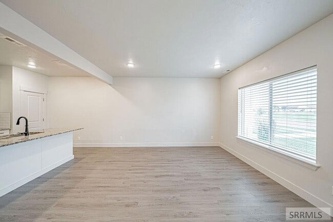 Building Photo - 651 S 2400 W