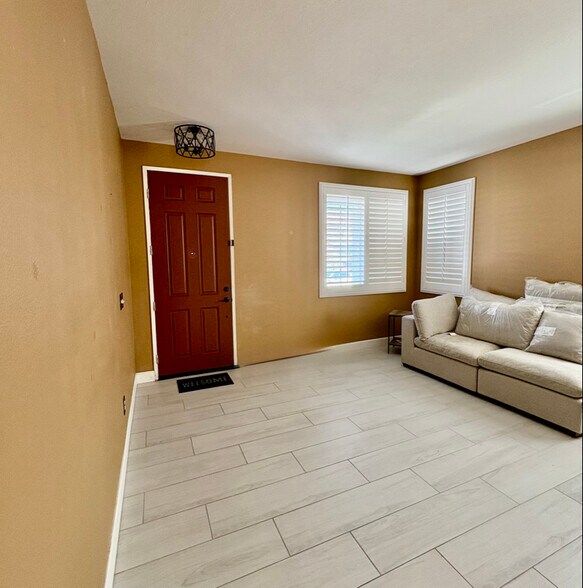 Building Photo - 1 Bed Bath