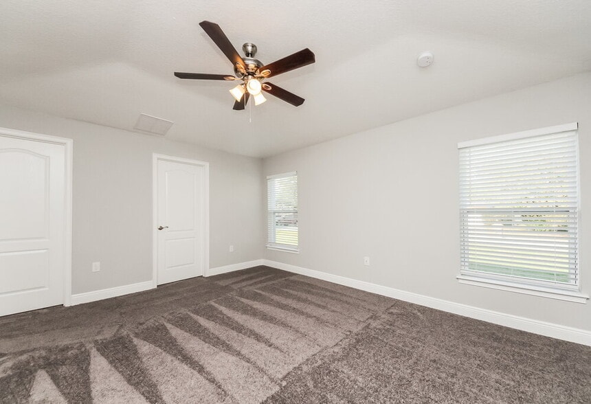 Building Photo - 828 Valnera Ct