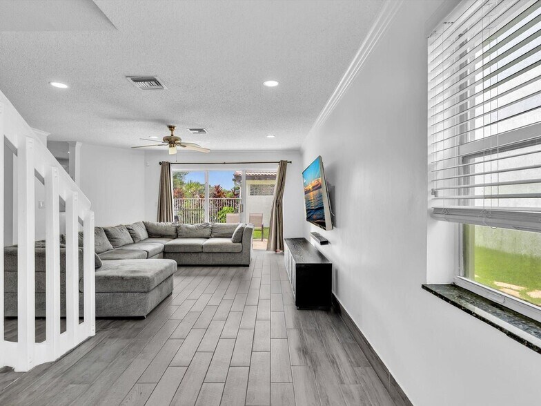 Building Photo - 7145 Crescent Creek Pl