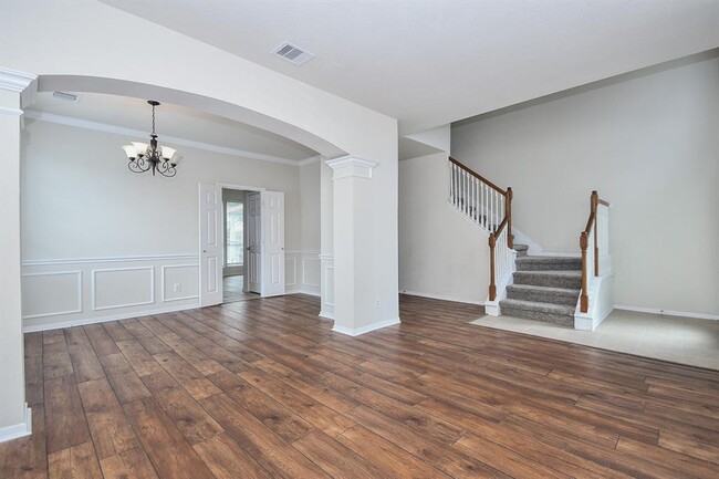 Building Photo - 6706 Nicecrest Dr