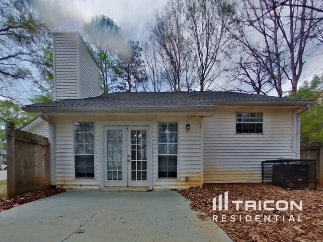 Building Photo - 510 Surveyor Walk