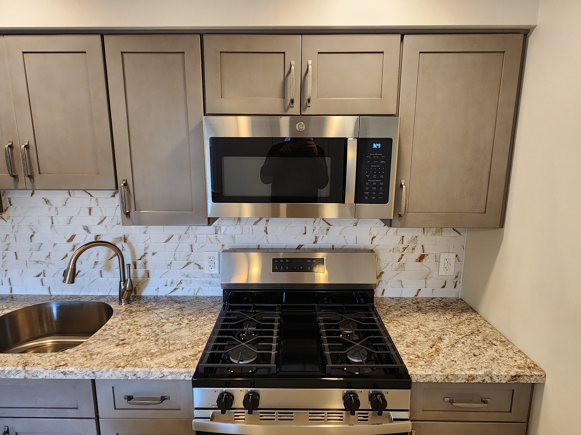 Kitchen - 500 Radcliffe St