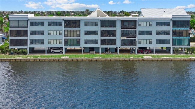 Building Photo - 1750 Jamaica Way