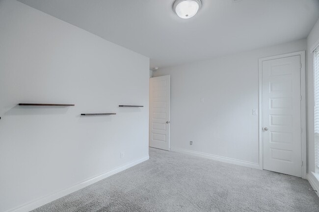 Building Photo - 17010 Harper's Way