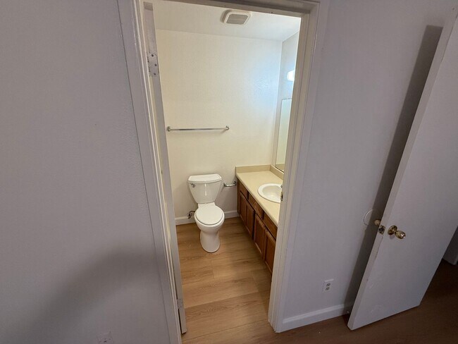 Building Photo - 11521 Poole St