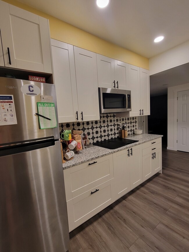 Building Photo - 2814 Biplane St