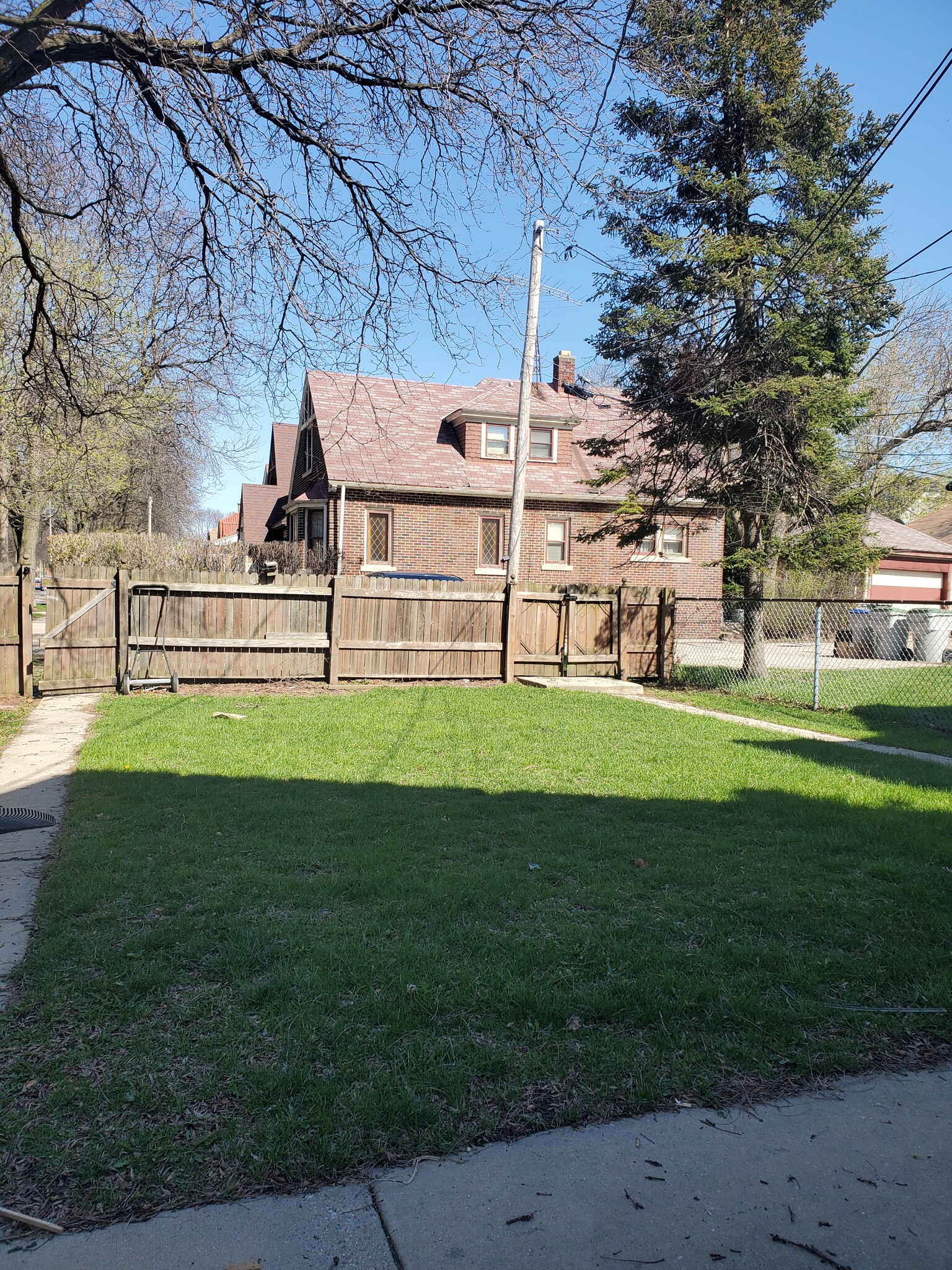 Building Photo - 3100 S Griffin Ave