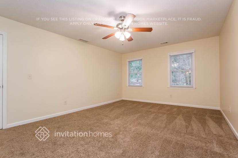 Building Photo - 945 Daisy Ct NW