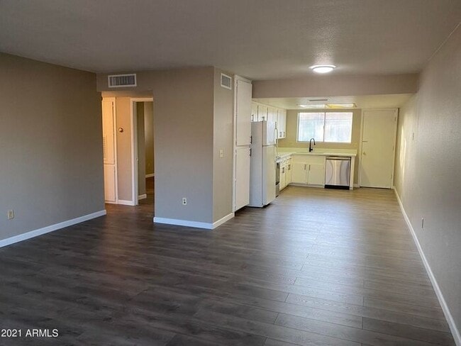 Building Photo - ONE MONTH FREE! Eligible applicants may qualify for a $0 MOVE-IN DEPOSIT, subject to credit appro...