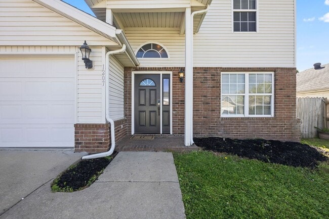 Building Photo - Spacious 3-Bedroom Home in Bentonville’s Eagle Crest Estates – First months rent 50% off!