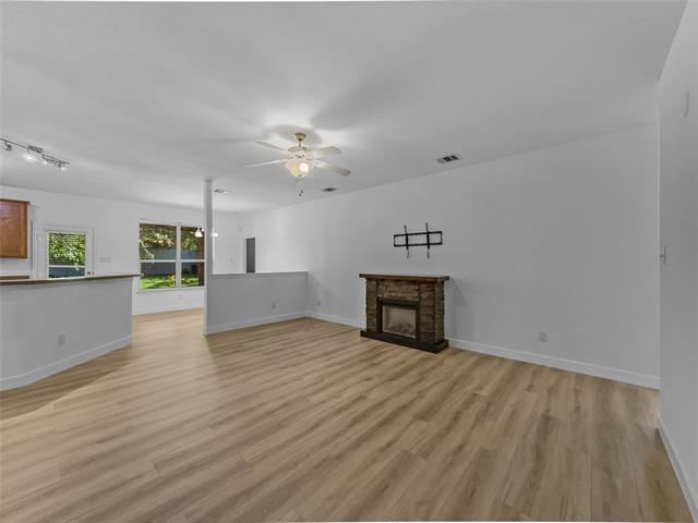 Building Photo - 138 Lipan St