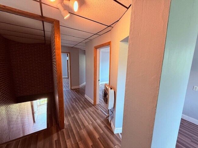 Building Photo - 703 Kenova