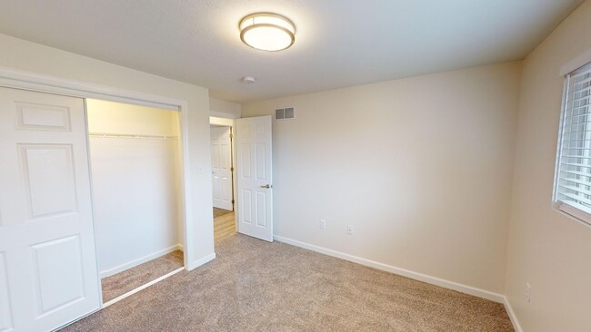 Building Photo - Updated 3 Bed 1 Bath in North Allegheny Sc...