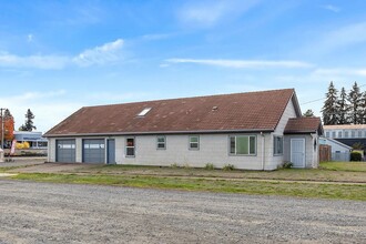 Building Photo - 1186 NE Alpine Ave