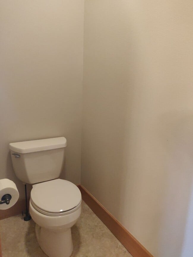 Building Photo - Charming 3x2.5 Modern Craftsman Home in NW Crossing with Private Backyard Oasis and Bonus Room Up...