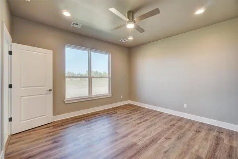 Building Photo - 621 Abadan Dr