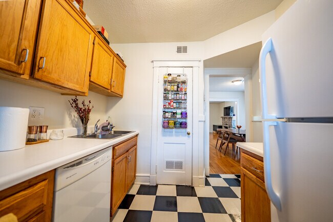 Building Photo - 4152 McGee St