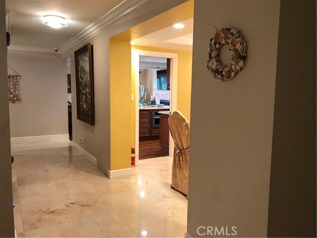 Building Photo - 2725 Palos Verdes Dr W