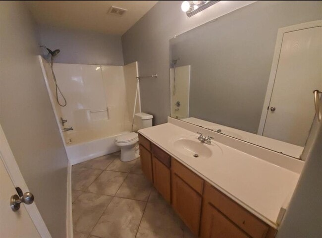 Building Photo - 14927 Diamond Way