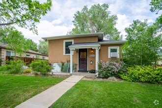 Building Photo - Spacious 1 bedroom home in the heart of Un...