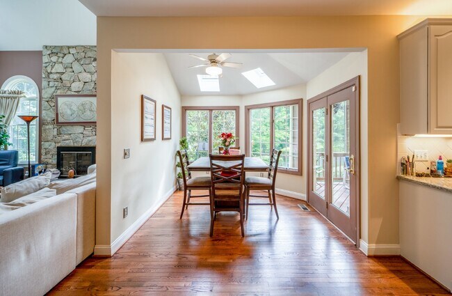 Building Photo - Beautiful home with pool | 6,000+ square feet