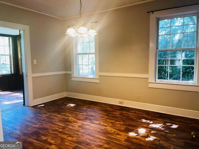 Building Photo - 507 Sylvan Dr