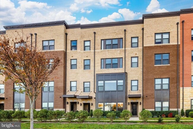 Building Photo - 44752 Tiverton Sq