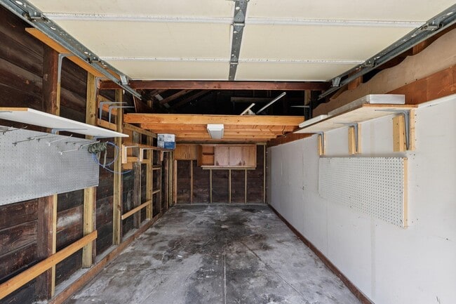 Building Photo - 153 Banta Ave