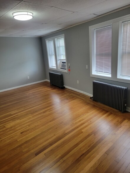 Primary Photo - 508 Main St