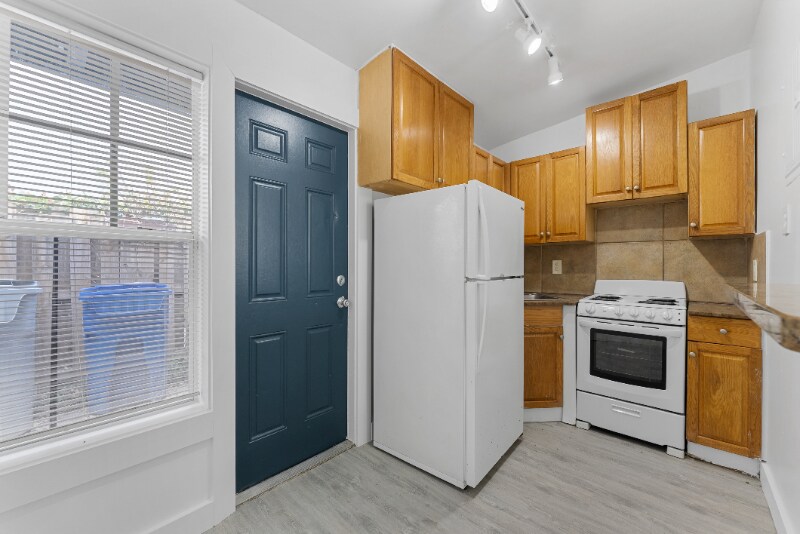 Building Photo - 1141 NE 23rd Terrace