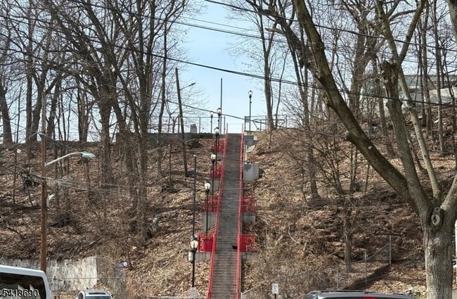 Building Photo - 456 Harrison St