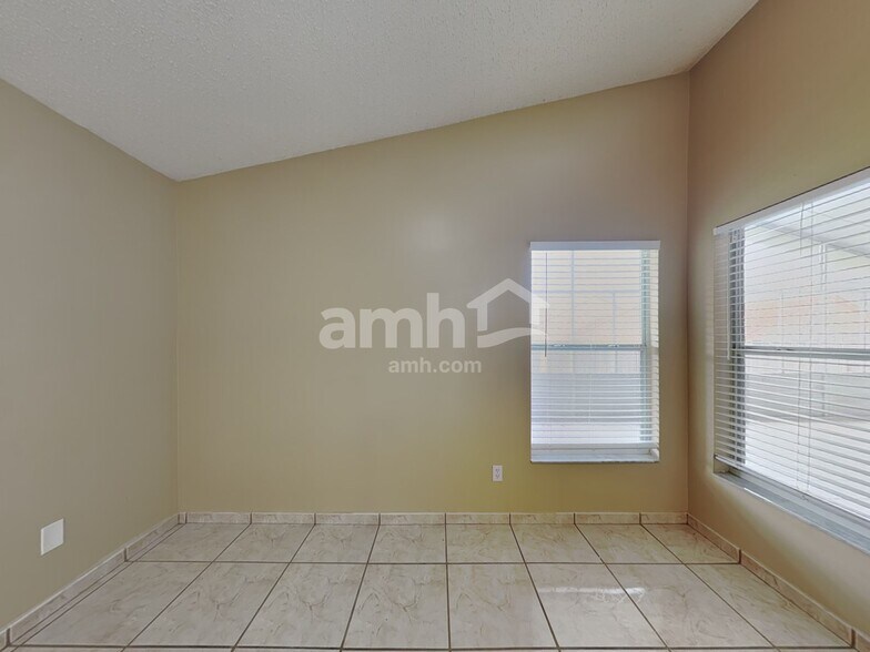 Building Photo - 4232 Pacifica Dr