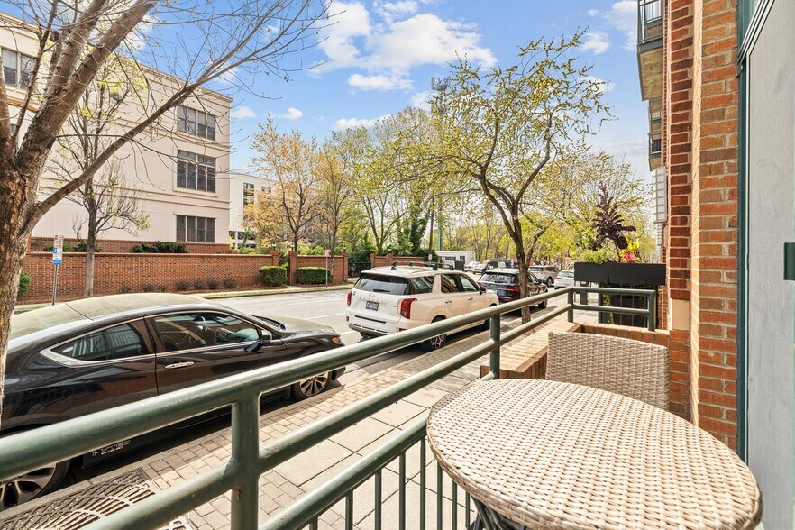 Building Photo - 444 S Blount St