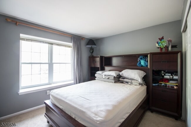 Building Photo - 15 Andover Cir