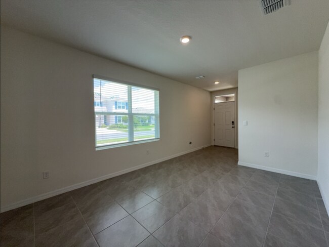 Building Photo - 5699 Chorleywood Ln