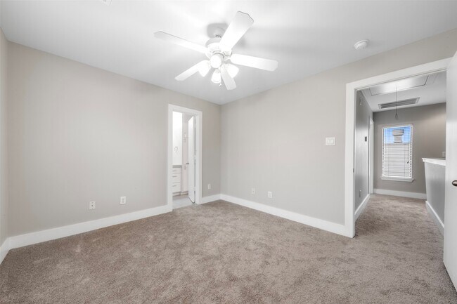 Building Photo - 9716 Linkmeadow Ln