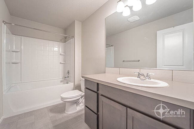 Building Photo - 2608 S White Salmon Dr