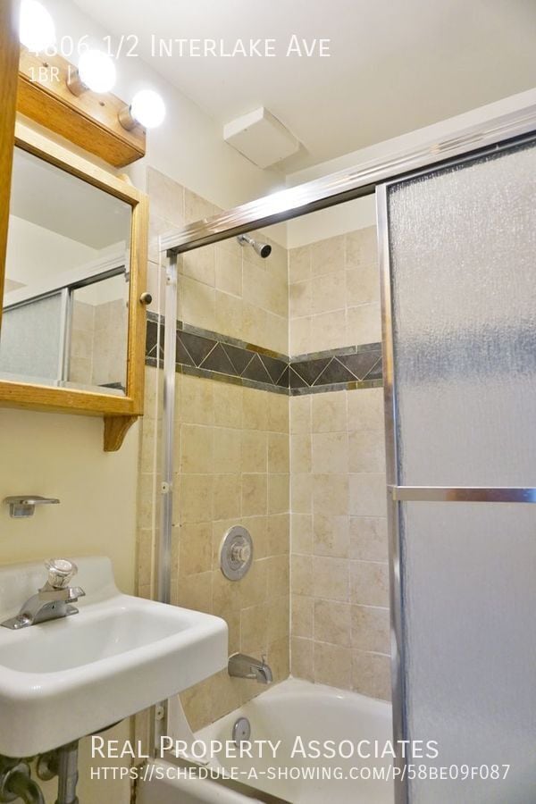 Building Photo - 4806 1/2 Interlake Ave-