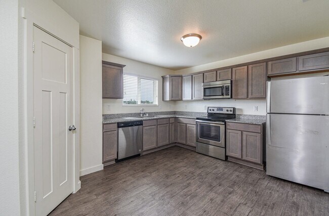 Building Photo - 21155 Gosling Rd