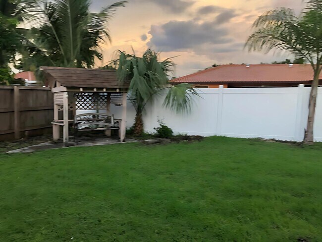 Building Photo - 10152 Bergen Ct