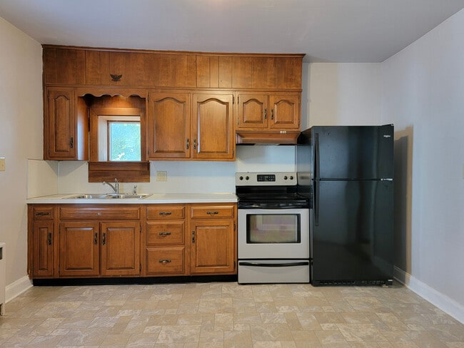 Building Photo - 271 W Main St