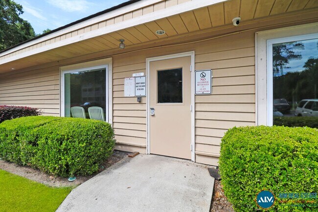 Building Photo - Move-In Ready 2 Bedroom Condo – Steps from Port Royal Sound - Available Now!