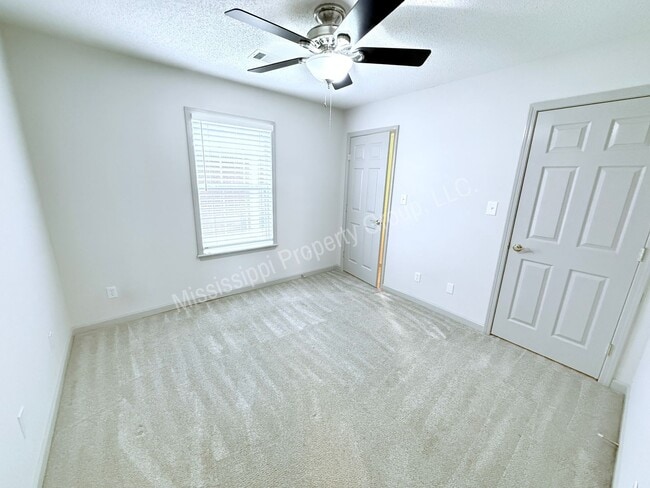 Building Photo - 3BR/2BA Home For Rent